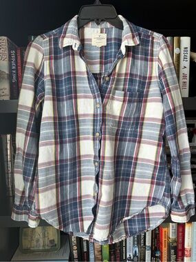 American Eagle Outfitters Women's Navy, White & Red Plaid Button-Down Shirt